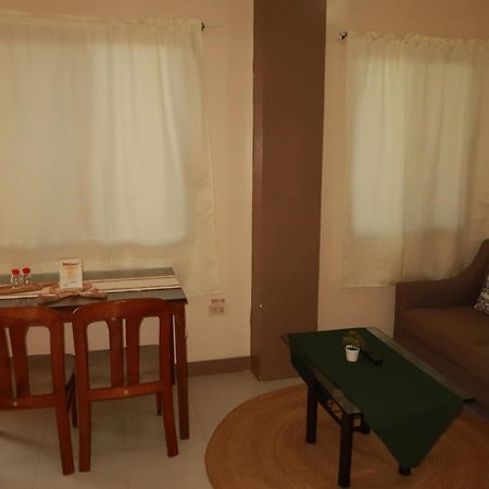 Jo-Cris Apartelle Мактан Екстер'єр фото