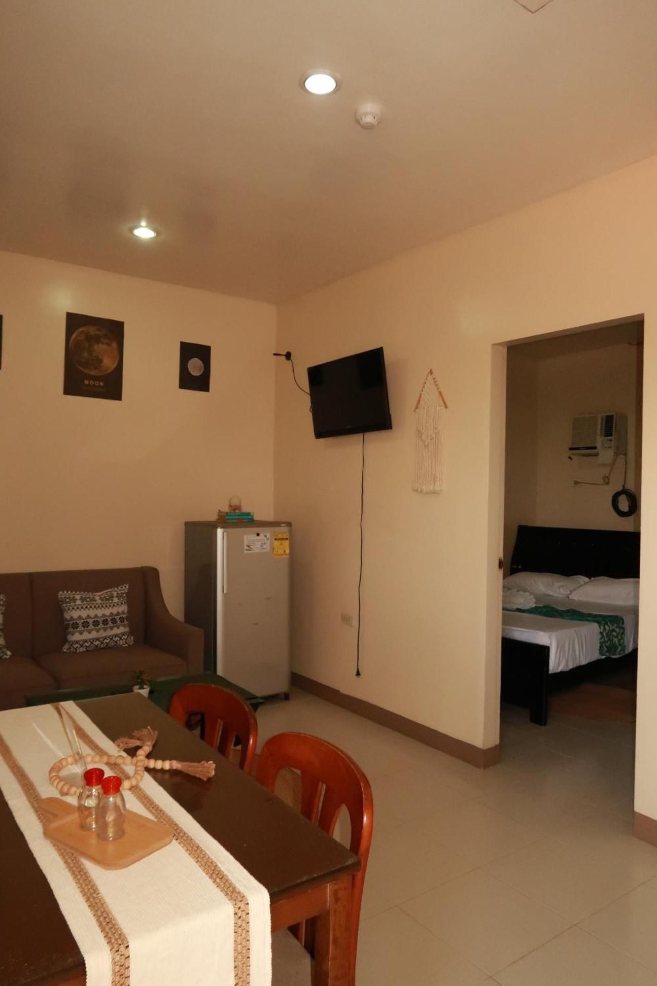 Jo-Cris Apartelle Мактан Екстер'єр фото